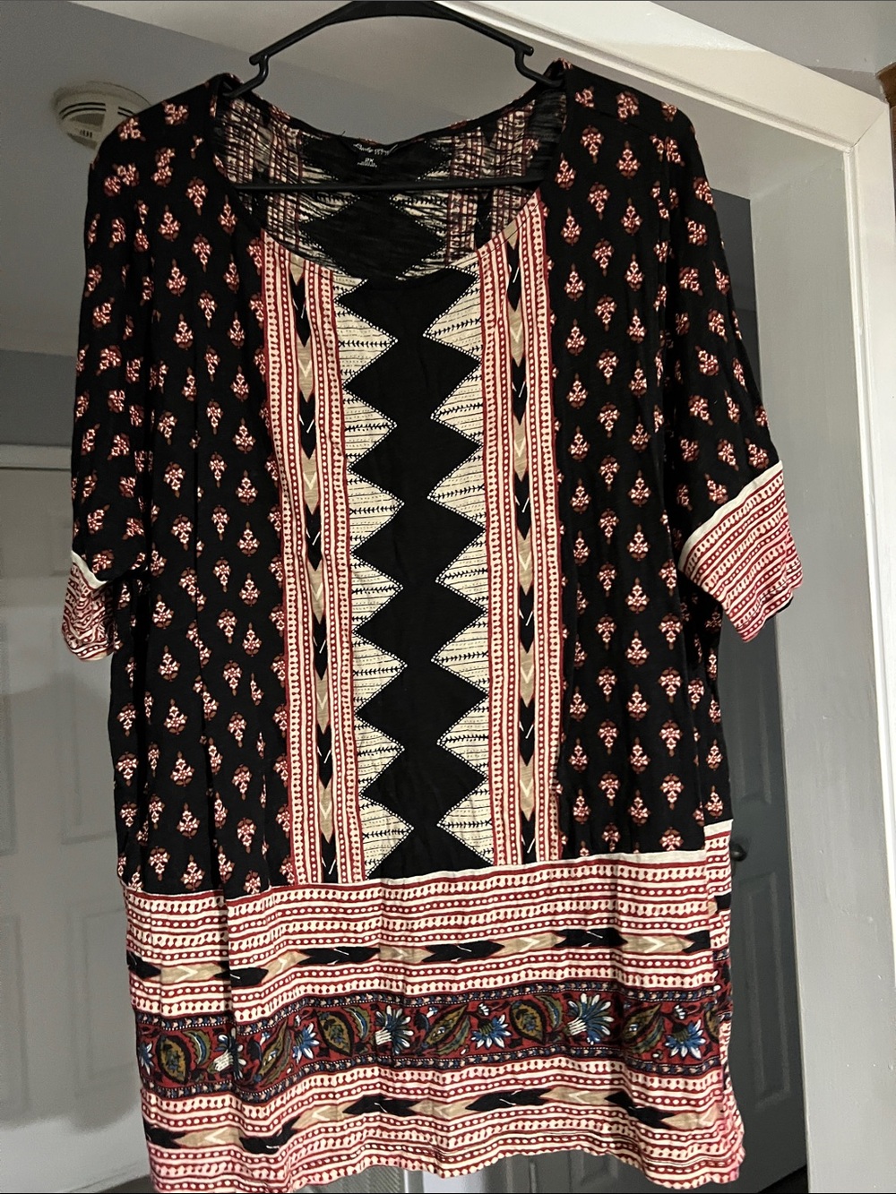 Lucky Brand Black Tunic with Ivory and Red Geometric Print
